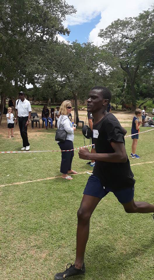 Johny Mwanza coming out first at ISAZ cross country 2017